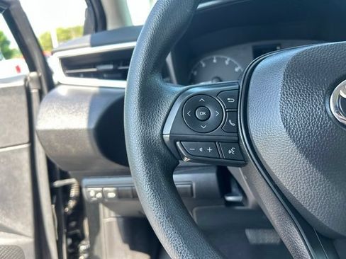 Used 2025 Toyota Corolla LE FWD image 21