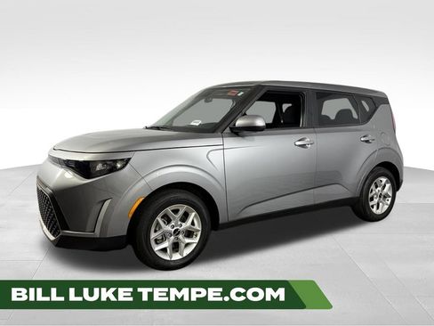 Used 2025 Kia Soul LX w/ LX Technology Package FWD image 1