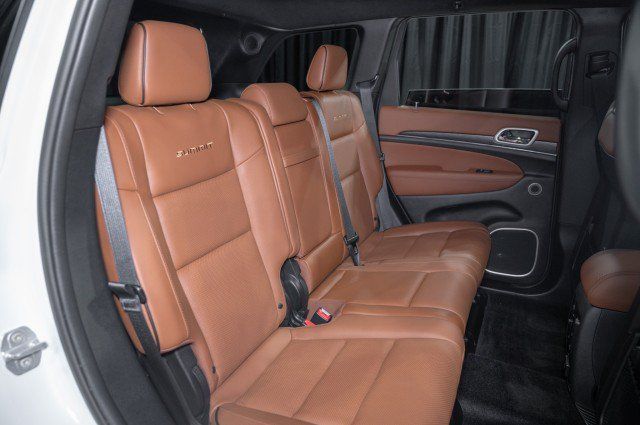 Used 2018 Jeep Grand Cherokee Summit AWD/4WD image 12