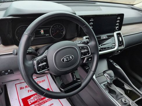 Used 2021 Kia Sorento EX w/ Panoramic Sunroof Package AWD/4WD image 9