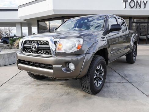 Used 2011 Toyota Tacoma 4x4 Double Cab w/ SR5 Pkg #2 image 4