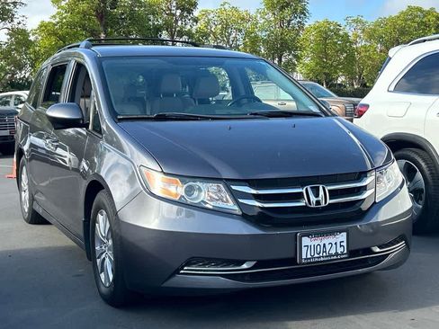 Used 2016 Honda Odyssey SE image 4