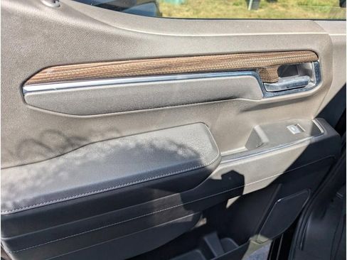 Used 2025 Chevrolet Silverado 1500 LT image 12