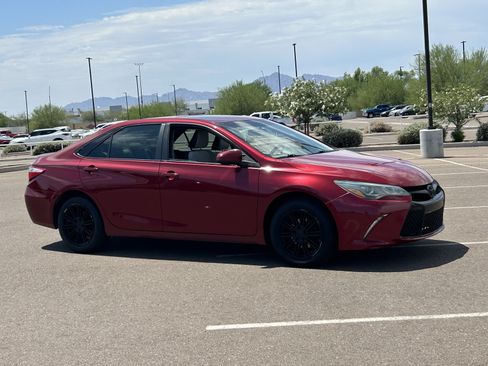 Used 2015 Toyota Camry XSE FWD image 7