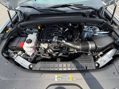 Certified 2025 Jeep Grand Cherokee L Limited AWD/4WD image 17