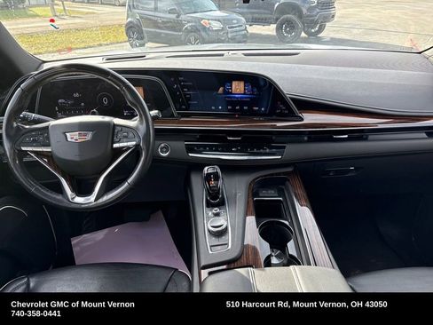 Used 2023 Cadillac Escalade Premium Luxury image 11