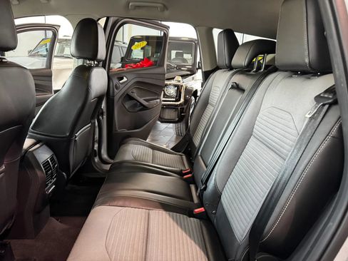 Used 2017 Ford Escape SE w/ Equipment Group 201A FWD image 18