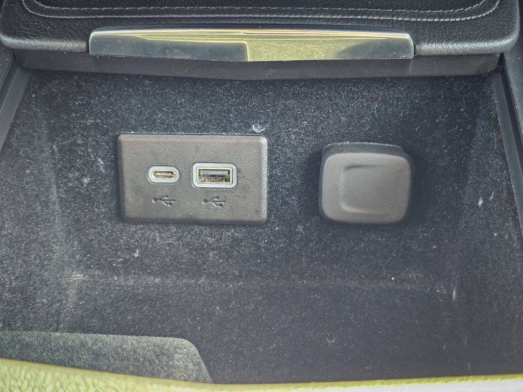 Used 2020 Cadillac XT4 Sport w/ Cold Weather Package AWD/4WD image 26
