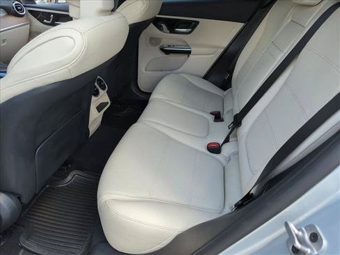 Used 2024 Mercedes-Benz GLC 300 4MATIC image 13