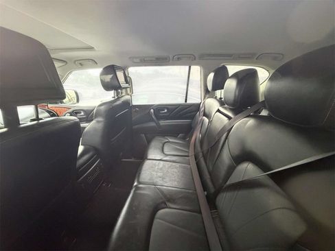 Used 2016 INFINITI QX80 4WD w/ Deluxe Technology Package image 5