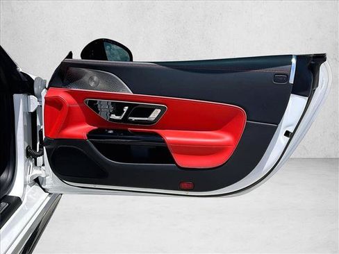 Used 2022 Mercedes-Benz SL 63 AMG 4MATIC image 19
