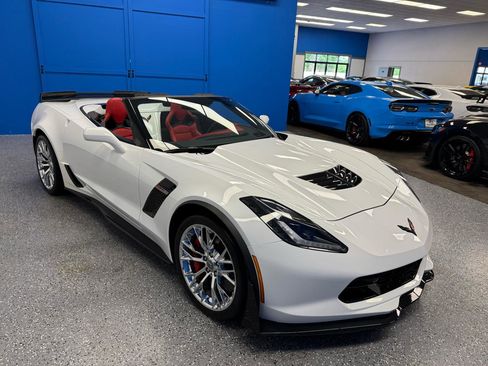 Used 2016 Chevrolet Corvette Z06 w/ 3LZ Preferred Equipment Group RWD image 4