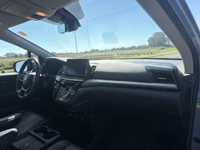 Used 2025 Honda Odyssey Touring image 16