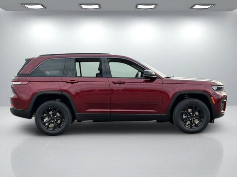 New 2026 Jeep Grand Cherokee Altitude image 7