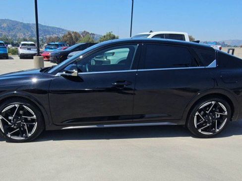 Used 2025 Kia K4 GT-Line w/ GT-Line Premium Package FWD image 5