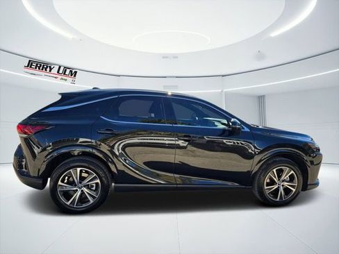 Used 2025 Lexus RX 350 Premium w/ Accessory Package (Z1) FWD image 2