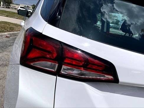 Used 2024 Chevrolet Equinox LS FWD image 29