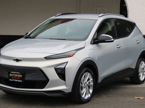 Used 2023 Chevrolet Bolt EUV LT image 1