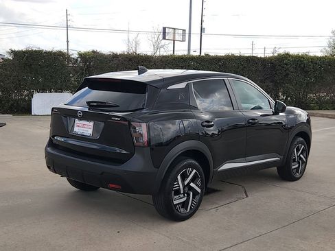 Used 2025 Nissan Kicks SV image 5