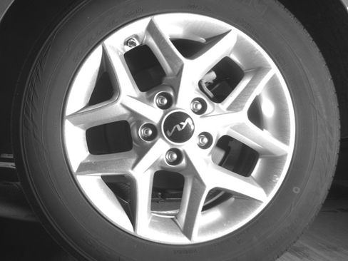 Used 2025 Kia Soul LX w/ LX Technology Package FWD image 14