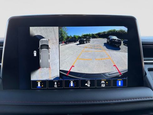 Used 2022 Chevrolet Tahoe RST w/ Luxury Package AWD/4WD image 22