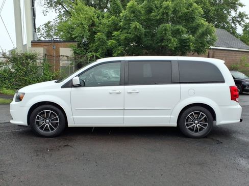 Used 2016 Dodge Grand Caravan SE FWD image 7
