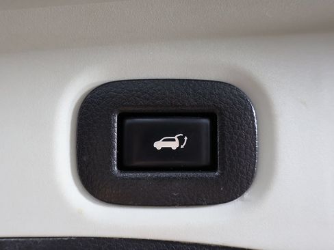 Used 2020 Nissan Rogue SV AWD/4WD image 19