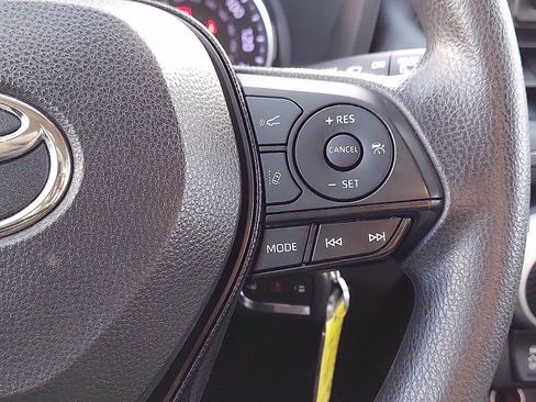 Certified 2019 Toyota RAV4 LE image 21