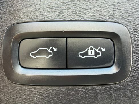 Used 2023 Volvo C40 Recharge Core w/ Climate Package AWD/4WD image 48