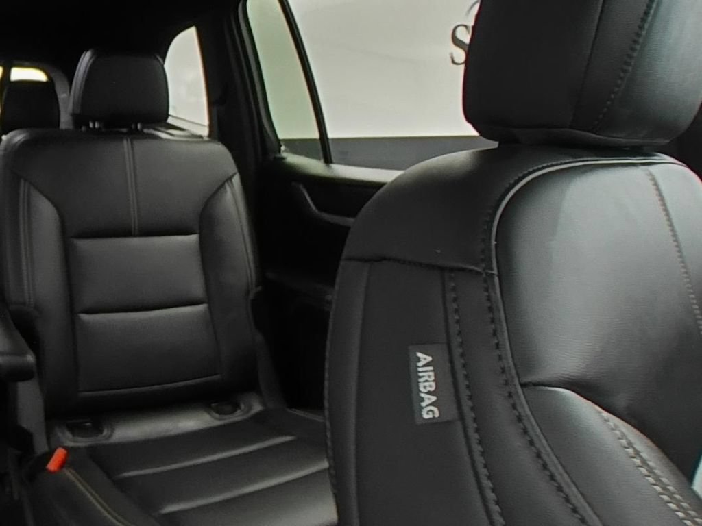 Certified 2026 GMC Acadia Elevation w/ Elevation Premium Package FWD image 14