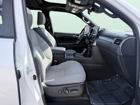 Used 2023 Lexus GX 460 Premium image 58