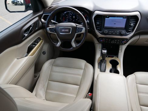 Used 2018 GMC Acadia Denali w/ Technology Package AWD/4WD image 9