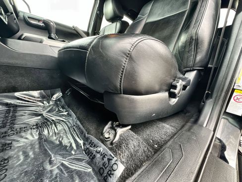 Used 2018 Toyota Tacoma Limited image 14