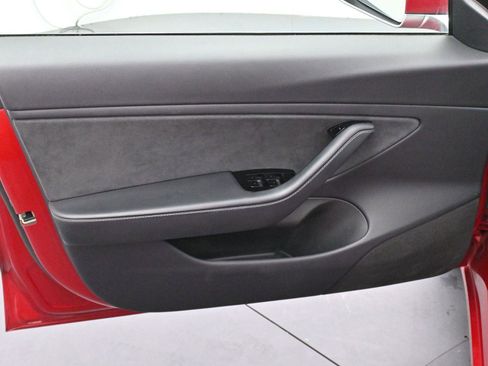 Used 2018 Tesla Model 3 Long Range RWD image 10