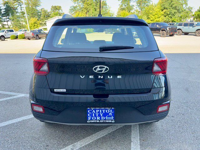 Used 2024 Hyundai Venue SEL FWD image 5