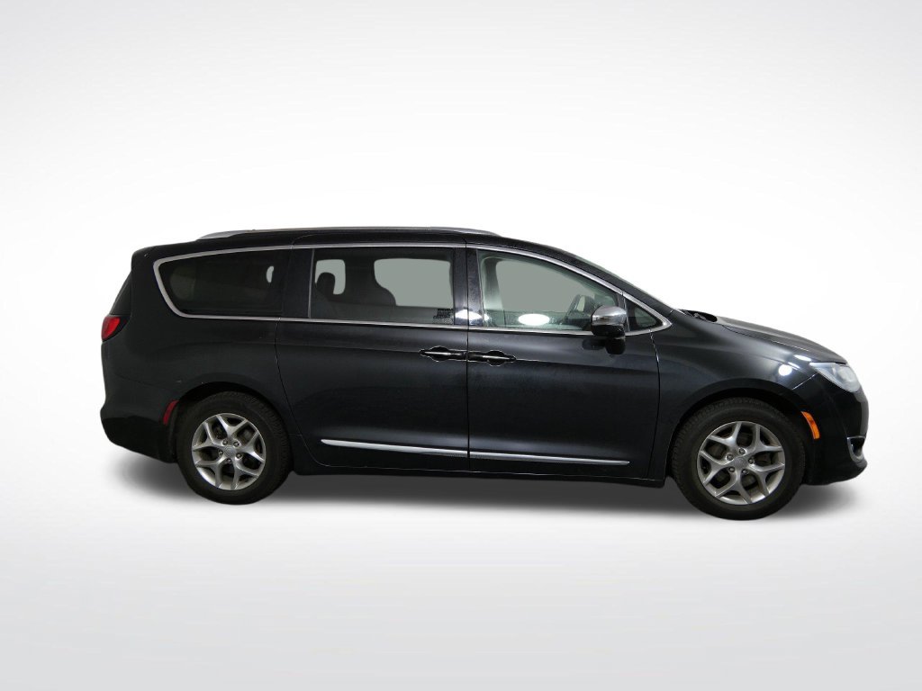 Used 2019 Chrysler Pacifica Limited FWD image 2