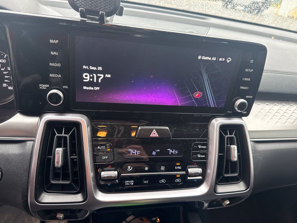Certified 2023 Kia Sorento EX AWD/4WD image 12