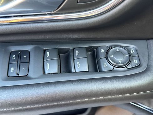 Used 2022 Chevrolet Tahoe LT w/ Luxury Package image 36