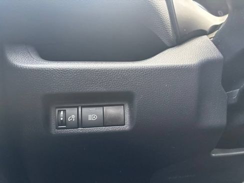 Used 2021 Toyota RAV4 XLE FWD image 15