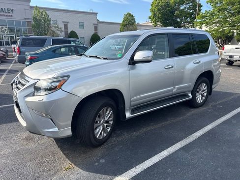 Used 2015 Lexus GX 460 w/ Premium Package AWD/4WD image 4