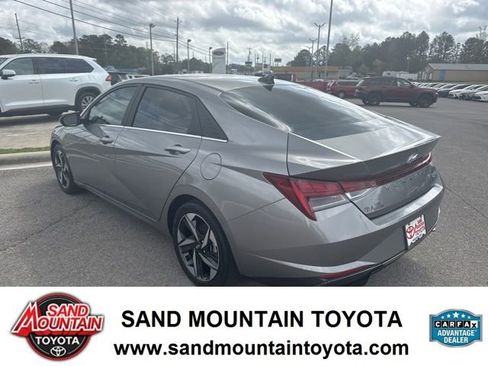 Used 2023 Hyundai Elantra Limited FWD image 5