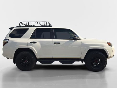 Used 2021 Toyota 4Runner Venture w/ Moonroof Package AWD/4WD image 6