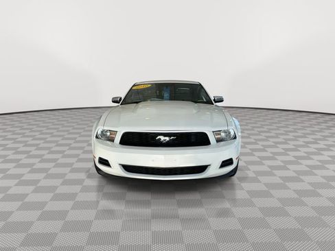 Used 2010 Ford Mustang Coupe RWD image 3