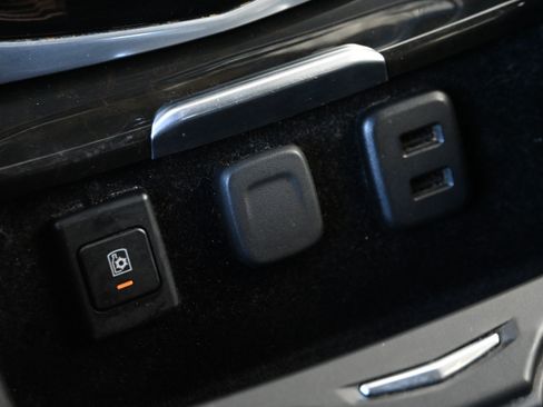 Used 2018 Cadillac Escalade Platinum AWD/4WD image 22