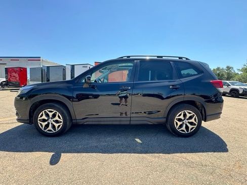 Used 2022 Subaru Forester Premium AWD/4WD image 4