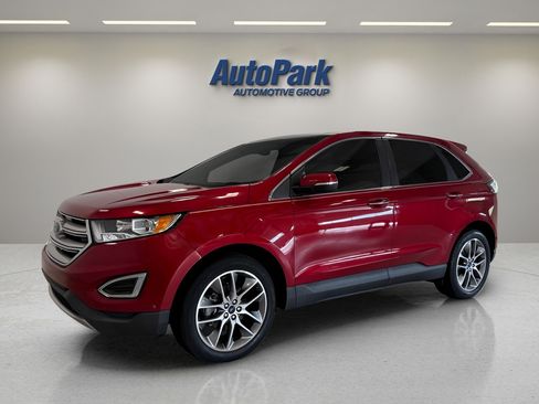 Used 2017 Ford Edge Titanium w/ Equipment Group 302A FWD image 3