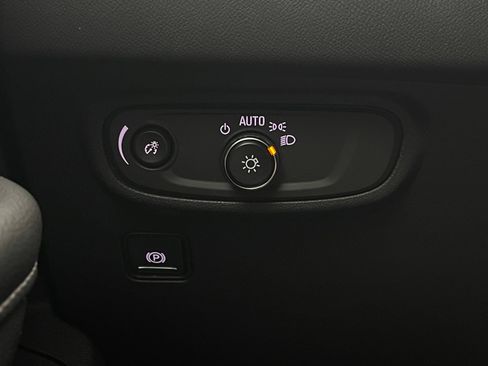 Used 2024 GMC Terrain SLE FWD image 19