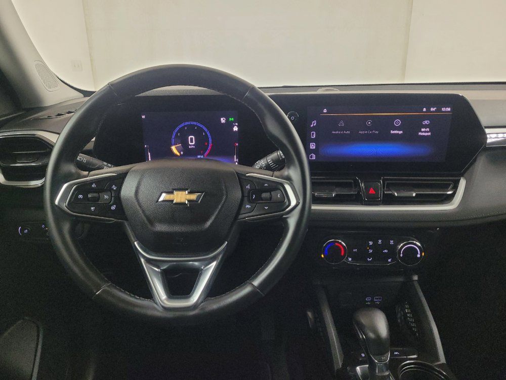 Used 2024 Chevrolet TrailBlazer LT w/ LT Cold Weather Package FWD image 22