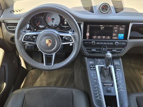 Used 2020 Porsche Macan S image 21