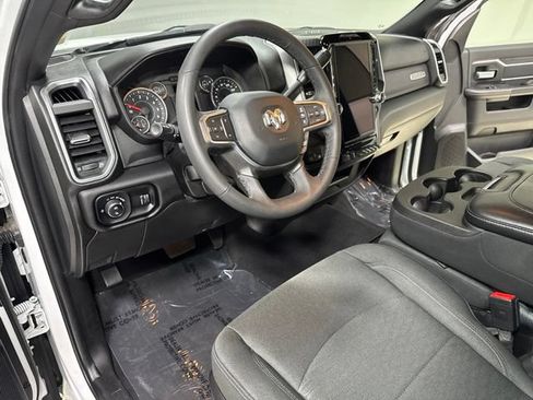 Used 2025 RAM 2500 Big Horn AWD/4WD image 12
